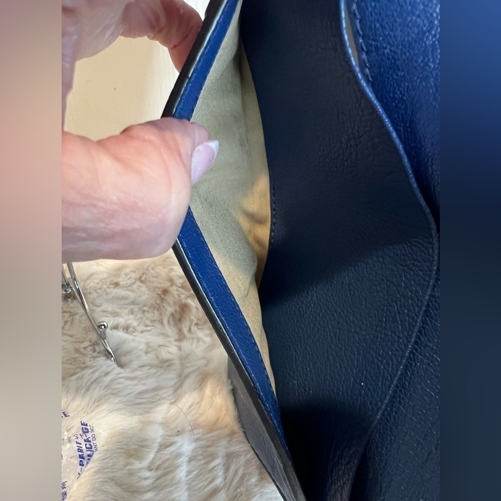 CHLOE VINTAGE ELISE BLUE LEATHER ZIP WALLET - Picture 12 of 16